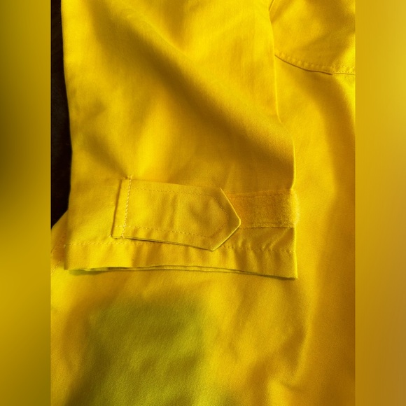 Yellow men’s zip-up chore coat, size large. Very unique - Picture 3 of 5